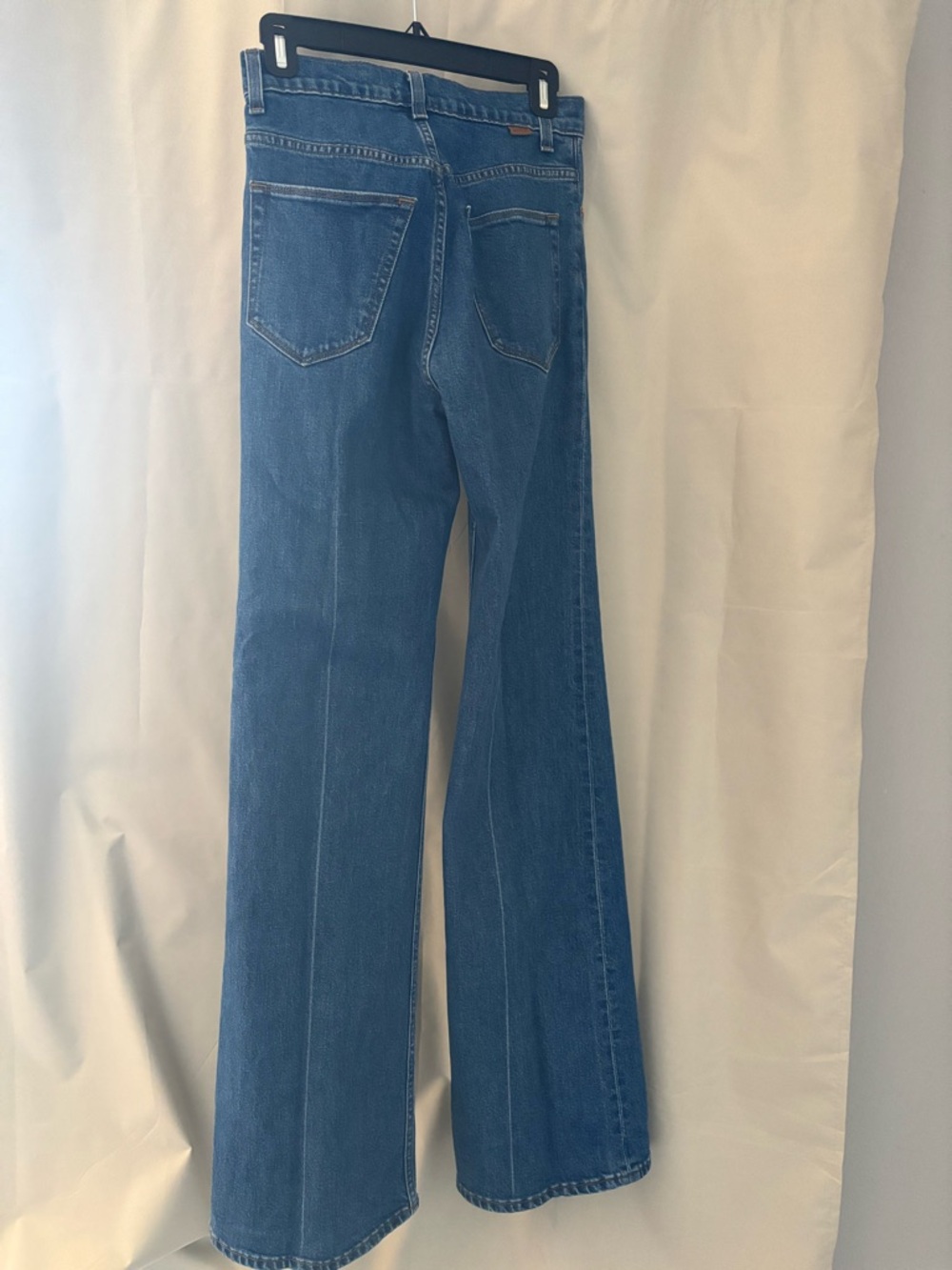 High-Rise Wide-Leg Women’s Jeans in Medium Blue - Picture 5 of 7
